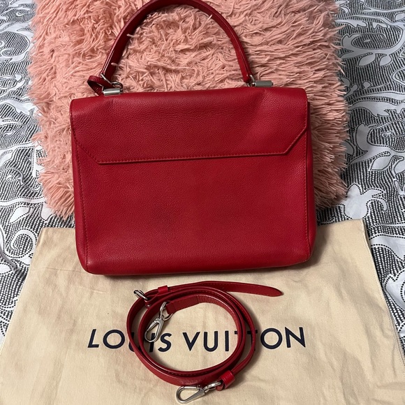 Louis Vuitton  Red Leather sling Bag - Picture 7 of 13